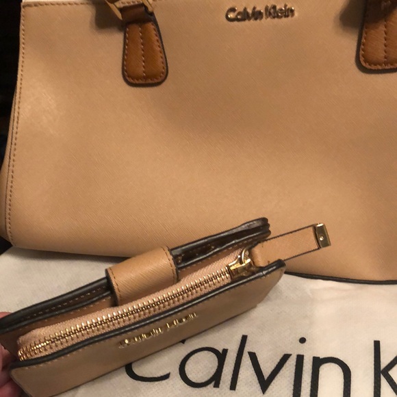 Calvin Klein good condition purse and wallet set - Picture 2 of 4